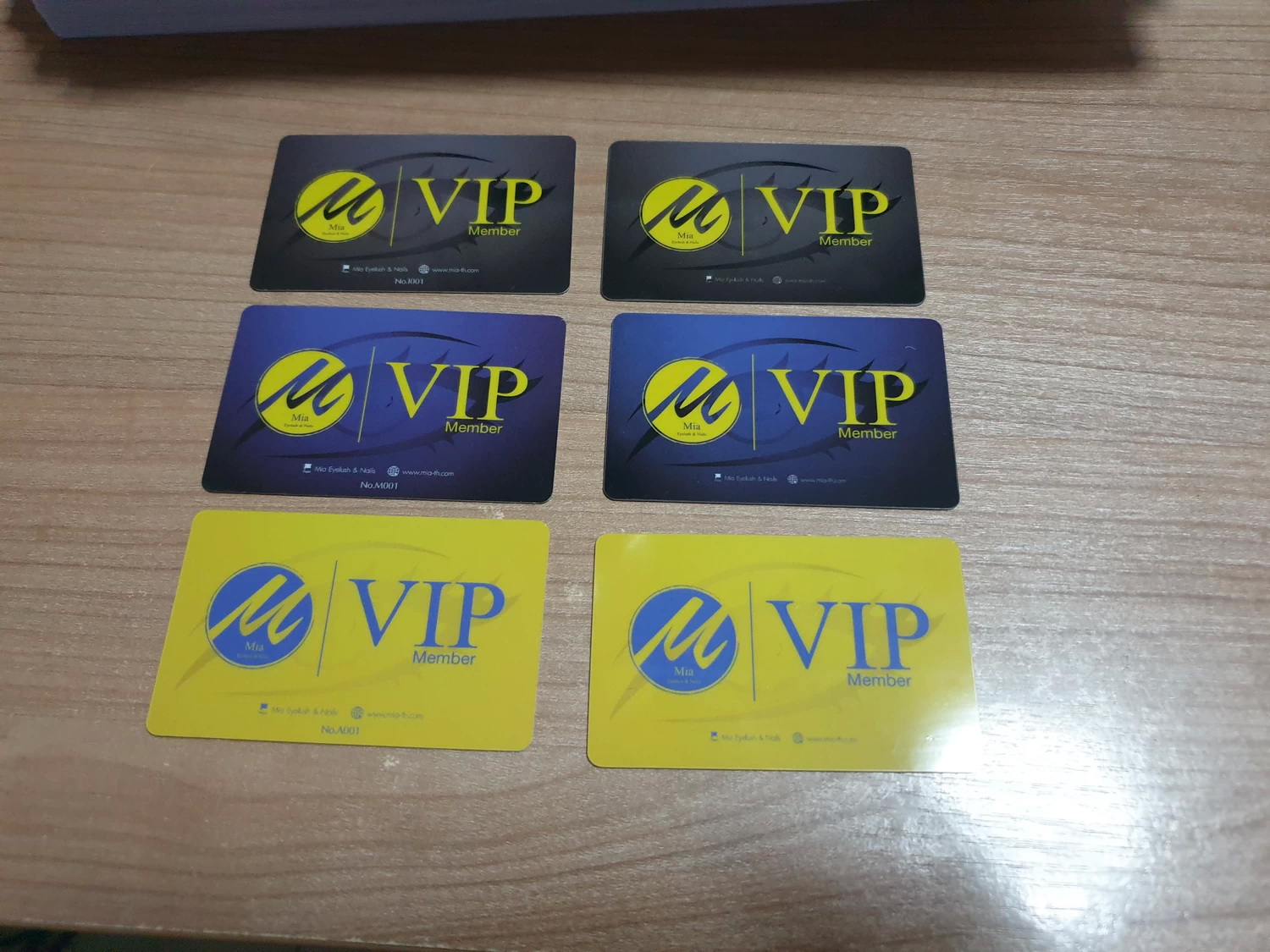 ตัวอย่างบัตรสมาชิกแบบแนวตั้ง งานพิมพ์ละเอียด